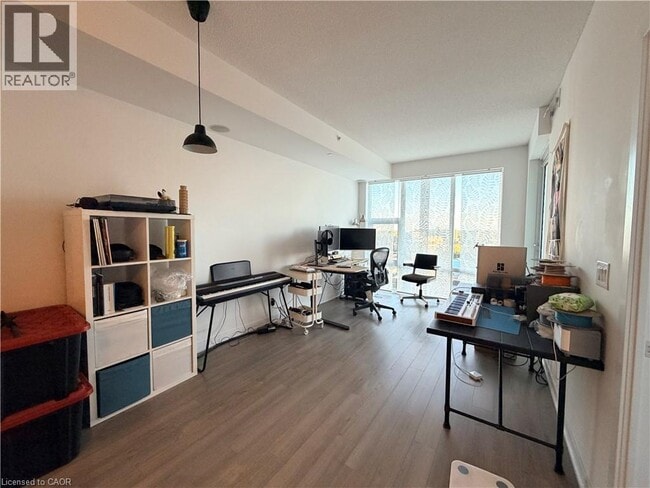 Photo - 85 Duke St W Unit 909
