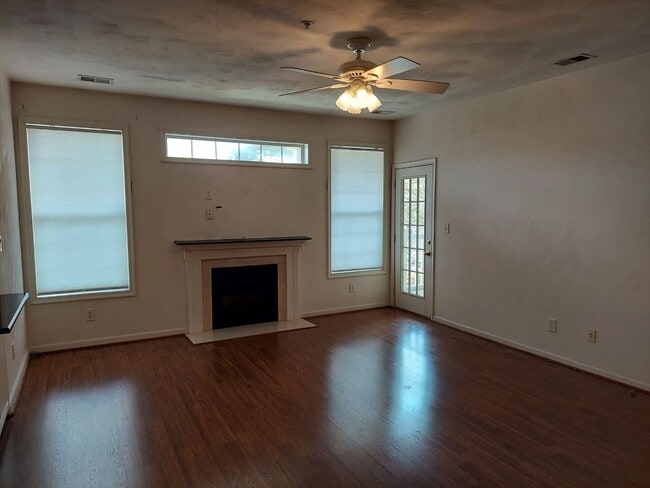 Photo - 1061 Grand Oak Ln