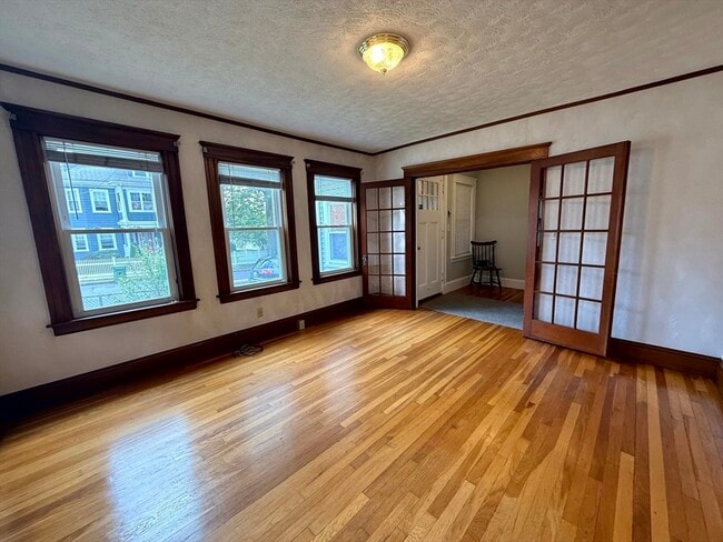 Photo - 206 School St