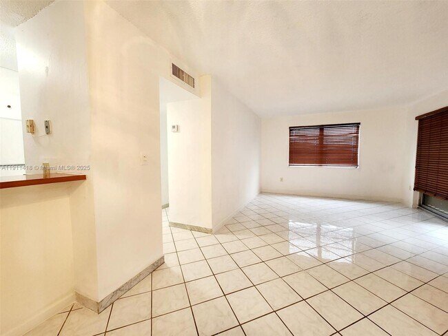 Photo - 1225 NE 124th St Unidad 29C