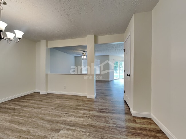 Photo - 3202 Meadoway Ct