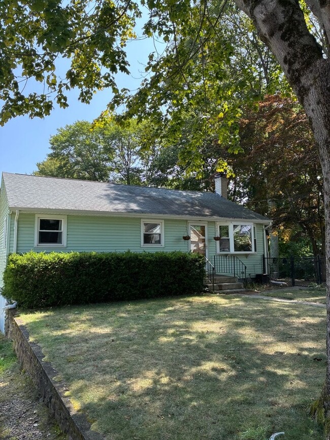 Building Photo - Charming ranch in beach community Rental