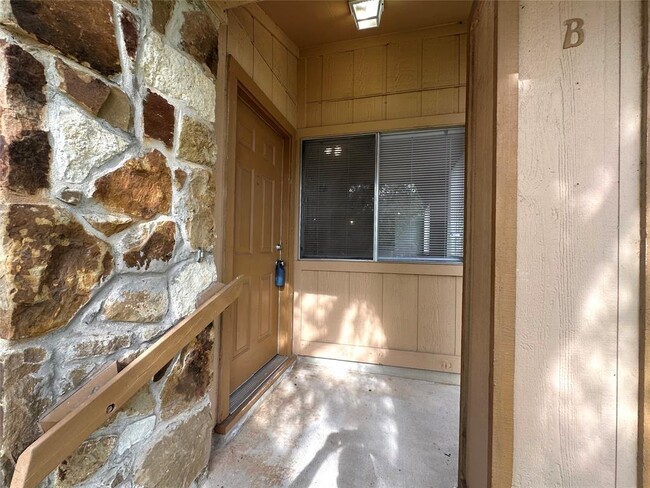 Photo - 12418 Coronet St