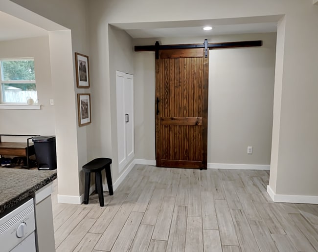 Photo - 612 Ridgewood St