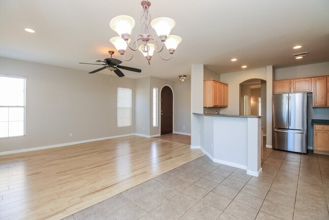 Photo - 400 N Eucalyptus Pl