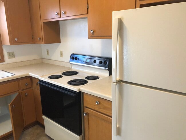 Photo - 1026 W Badger Rd Unit # 2