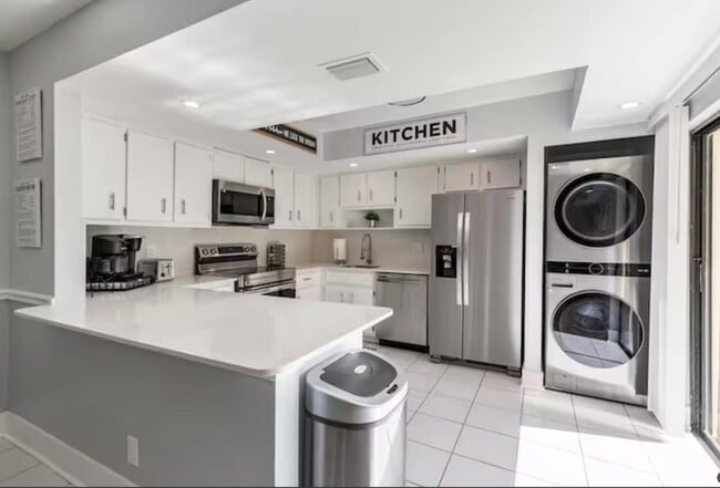 Photo - 1630 Shaker Cir Townhome