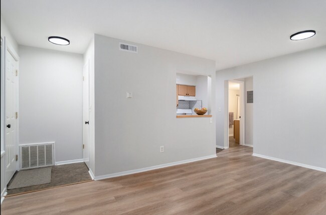 Photo - 2727 Madelyn Dr SW