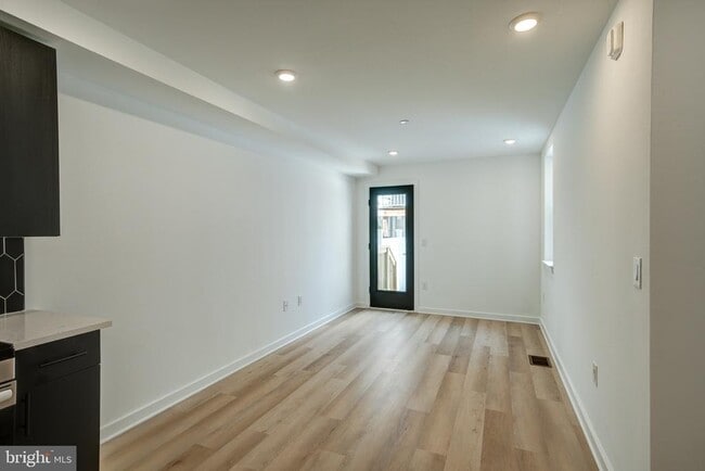 Photo - 2329 Ellsworth St