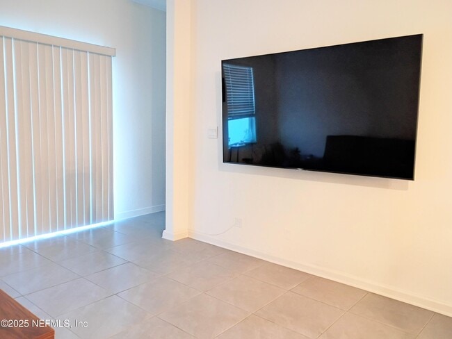 Photo - 8995 Gifford Dr