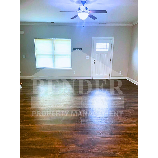 Photo - BEAUTIFUL TOWNHOME