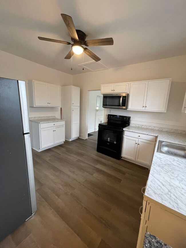 Photo - Charming, Two bedroom, One bathroom house in Columbia!