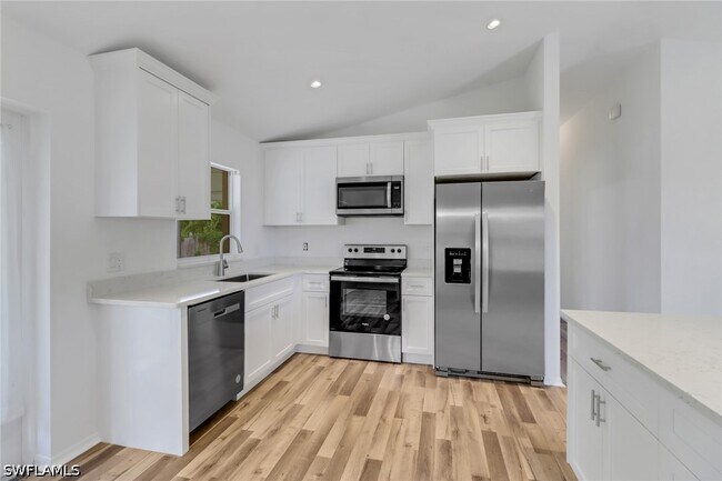 Photo - 18560 Holly Rd