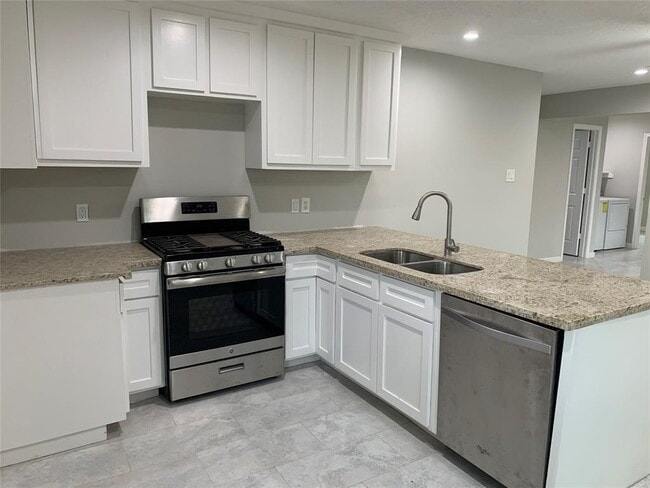 Photo - 17219 Lillian Ln