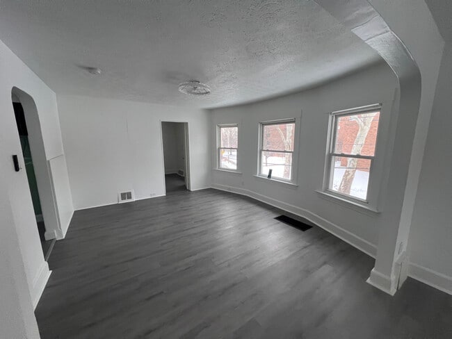 Building Photo - 4302 W 30th St