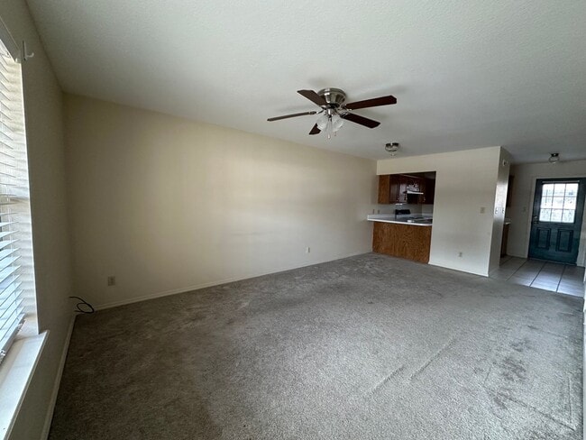 Photo - 225 E L St Unidad 225 E L St #4