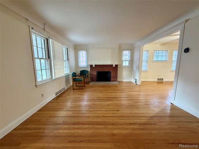 Photo - 6120 Middlesex St