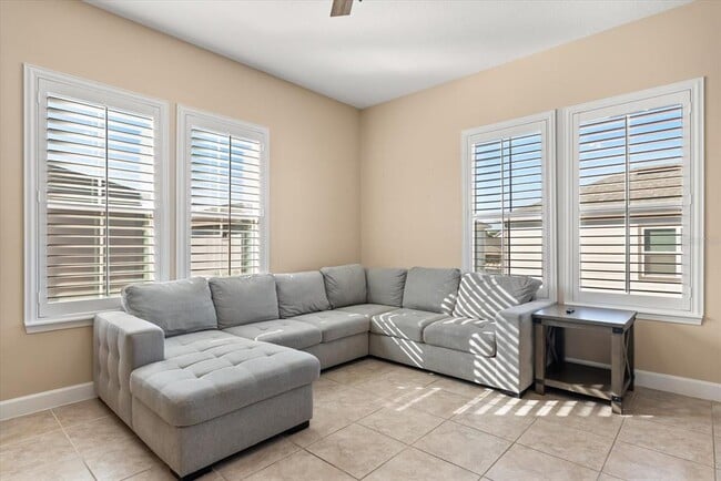 Photo - 6879 Arnoldson St