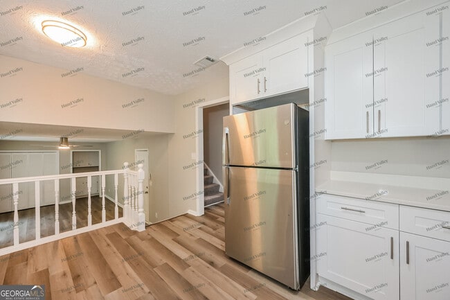262 Timothy Ln NW