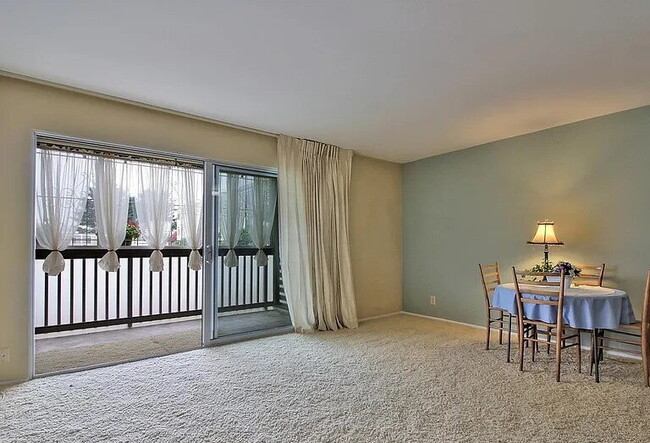 Building Photo - Charming 1-Bed San Francisco Retreat with Fireplace & Granite Finishes!