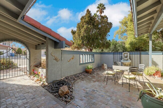 Photo - 5844 Buhl Ct