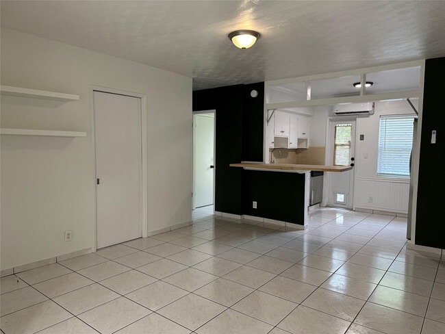 Photo - 1101 NE 17th Way Unit 1