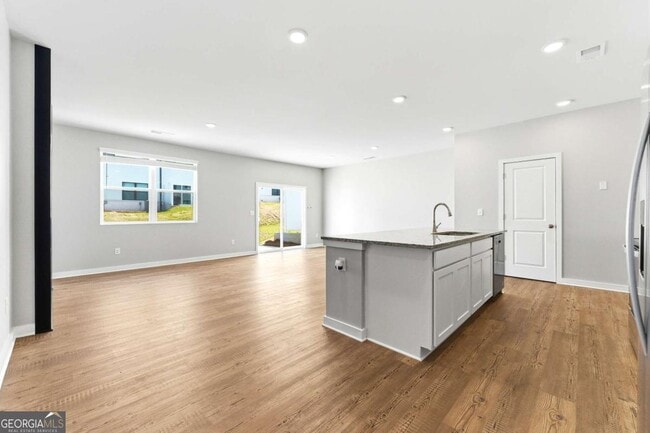 Photo - 1905 Westwind St