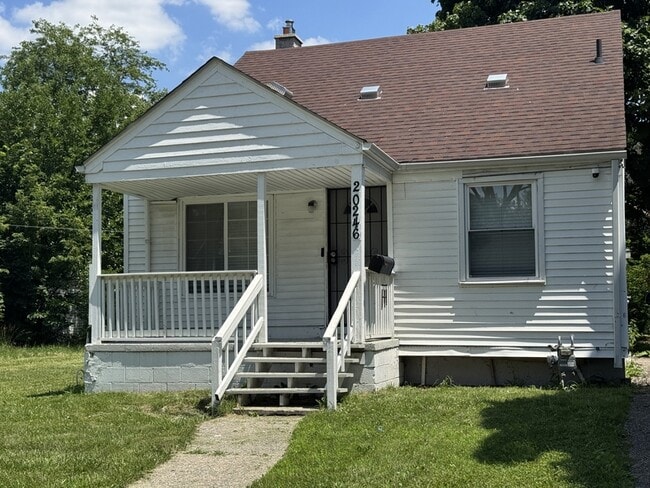 Building Photo - 20246 Bloom St