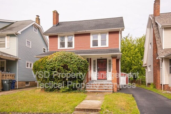 Building Photo - 860 Clarence Rd