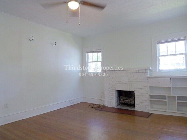 Photo - 2881 Selma St