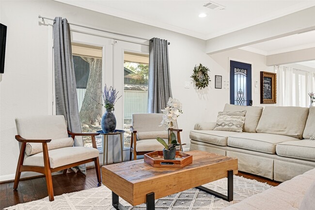 Photo - 5534 Loch Lomond Dr