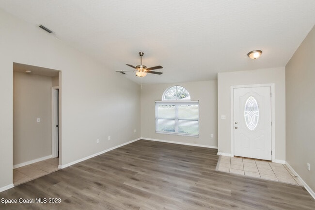 Photo - 250 Bayshore Ave NW