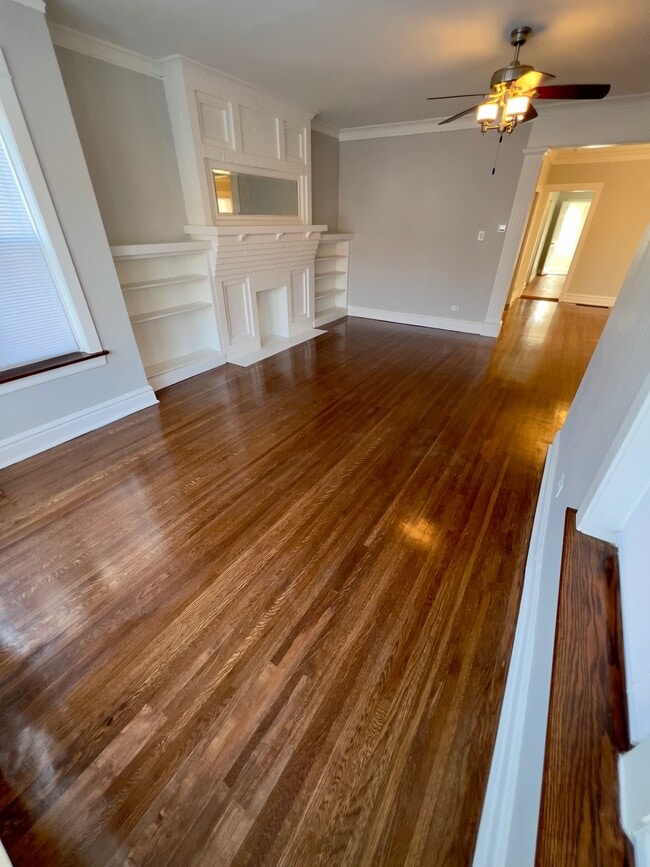 Photo - 4827 W Barry Ave Unidad 1