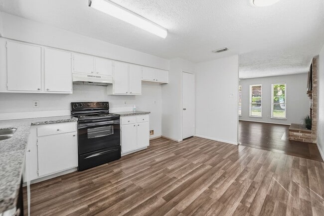 Photo - 4542 Algernon Dr