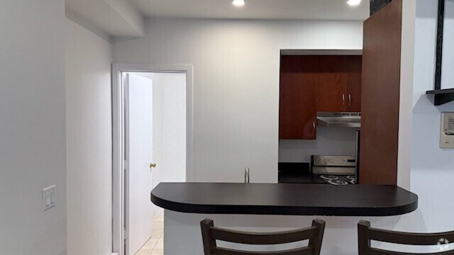 Building Photo - 703 Massachusetts Ave Unit 11 Rental