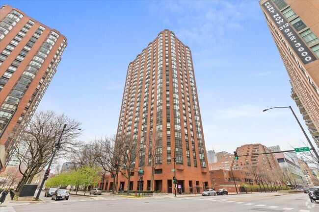 Building Photo - 899 S Plymouth Ct Unit 1705 Rental