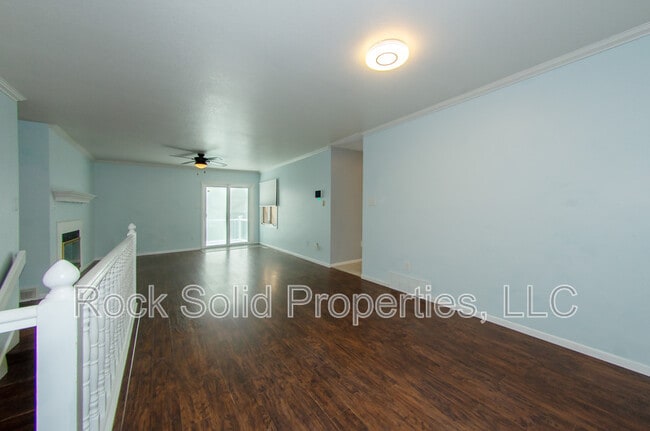 Photo - 5027 Green River St