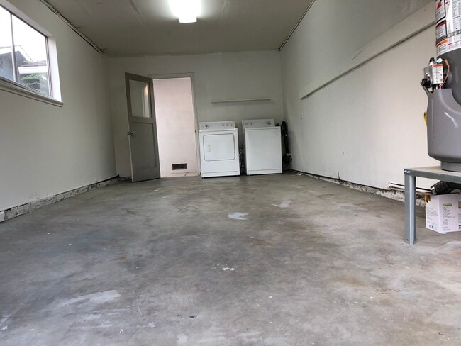 Photo - 1675 Whitwood Ln Unit one