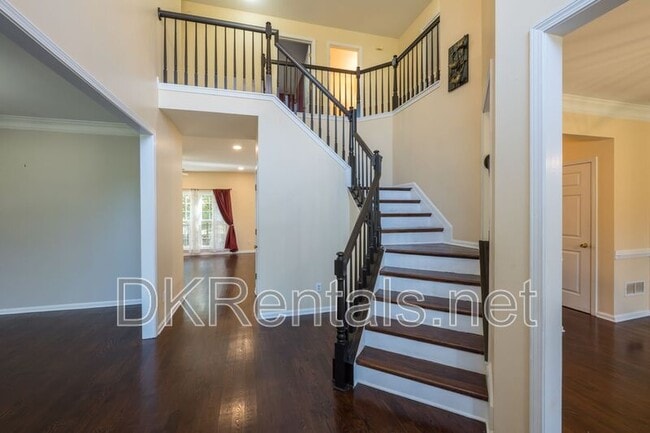 Photo - 2433 Gablewood Dr NE