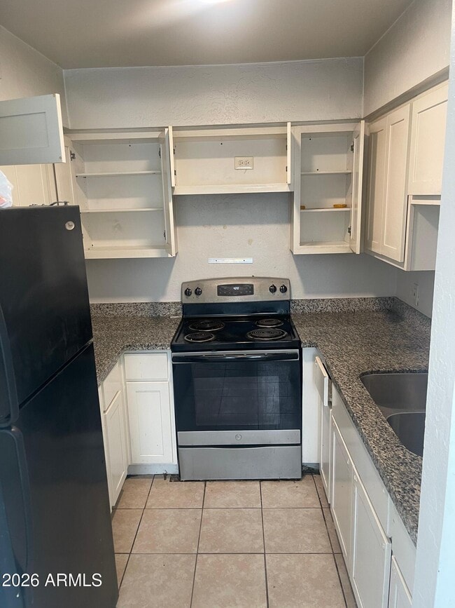 Building Photo - 2240 W Southern Ave Unit 23