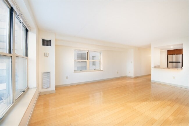 Photo - 108 Peterborough St Unit 4-G