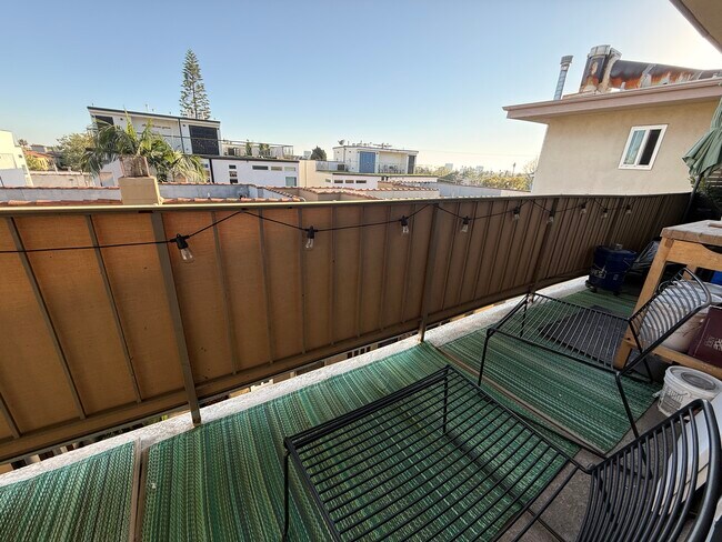 Photo - 525 N Sycamore Ave Unidad 426