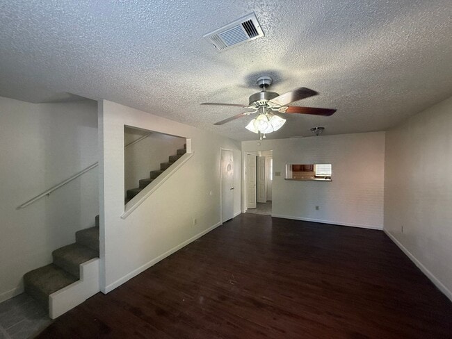 Building Photo - 2BD 2.5BA CONDO WITH WATER INCLUDED