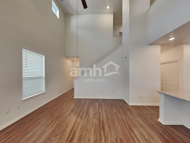 Photo - 2721 Meadowood Heights