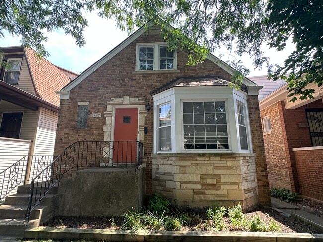 Building Photo - 5137 N Lowell Ave Rental