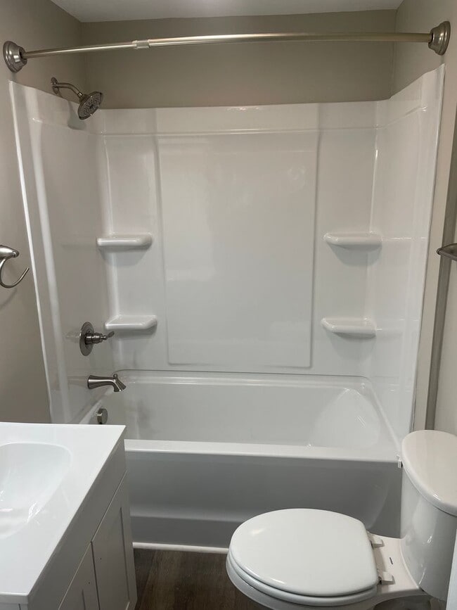 Photo - 4891 Doris St