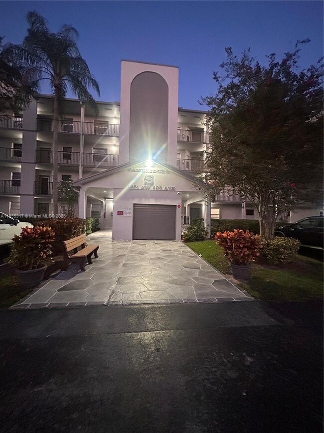 Building Photo - 1351 SW 125th Ave Unit 405S Rental