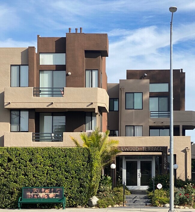 Elkwood Terrace Condo - 7826 Topanga Canyon Blvd Condo Unit 302