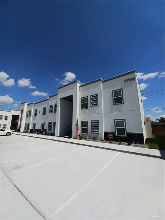 Building Photo - 1700 New Orleans Cir Unit C Rental