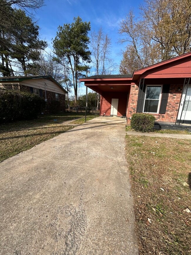 Photo - 115 Tisdale St